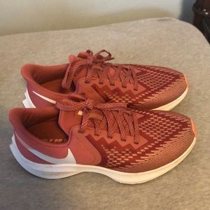 Light Redwood/Pink Nike Air Zoom Winflo 6
